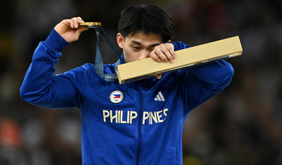 Carlos Edriel Yulo wins historic gold for Philippines with floor exercise title